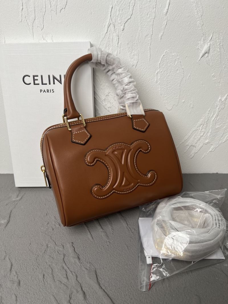 Ce1i*e triomphe bags
